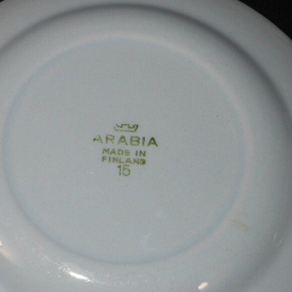 3 saucers & a berry bowl. ARABIA FINDLAND - Picture 6 of 6